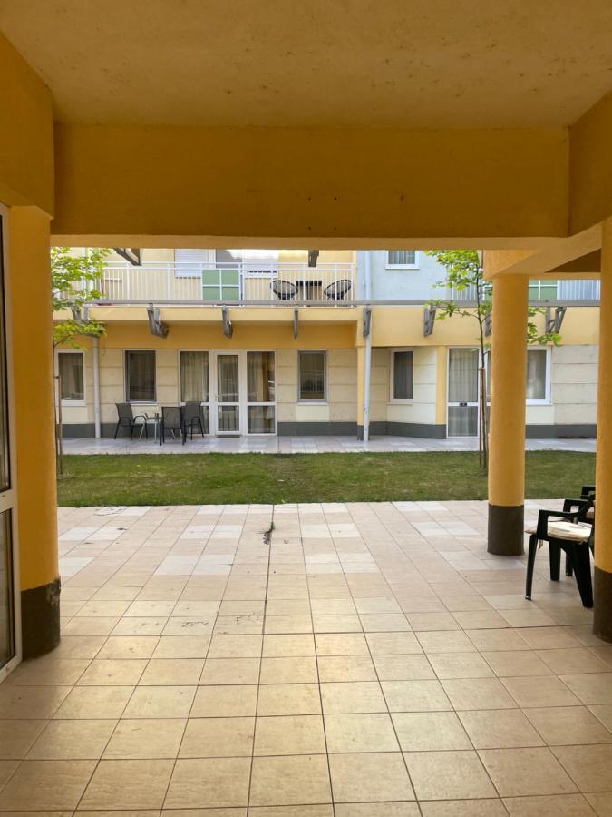 Franci Wellness Apartman ซาลาคาโรส ภายนอก รูปภาพ