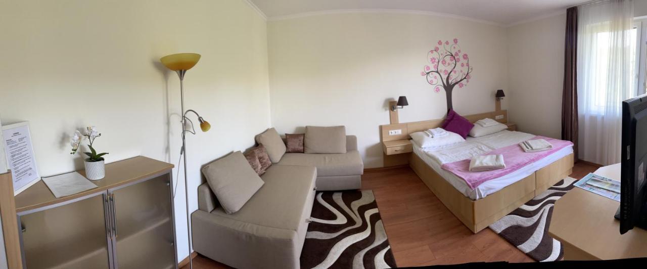 Franci Wellness Apartman ซาลาคาโรส ภายนอก รูปภาพ