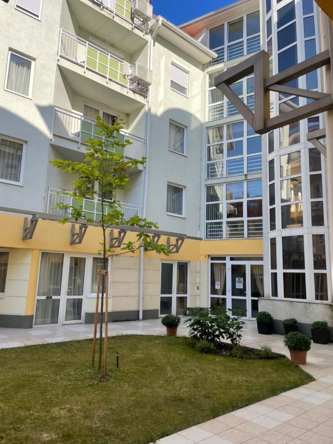 Franci Wellness Apartman ซาลาคาโรส ภายนอก รูปภาพ